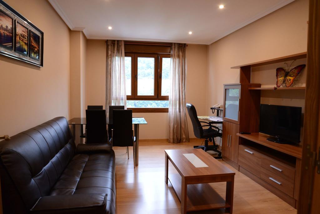 Apartamento El Mirador De Limes Cangas De Narcea Habitación foto